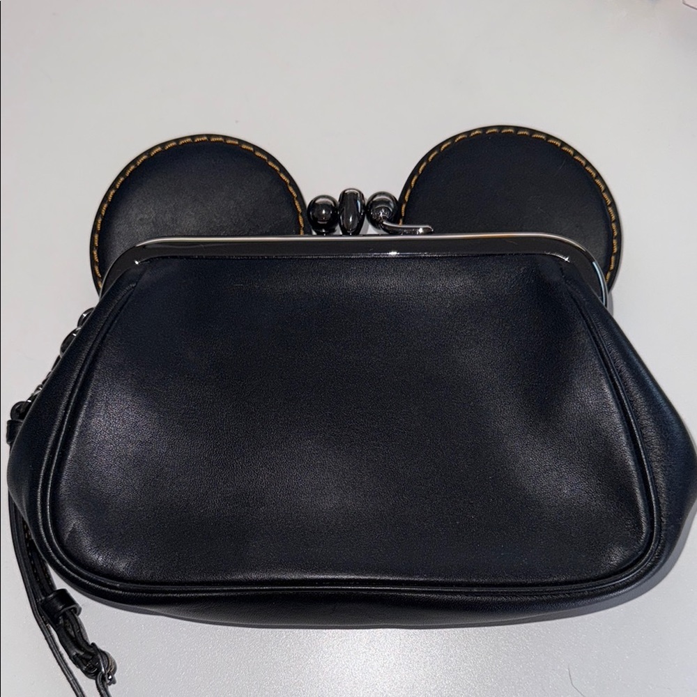 COACH X DISNEY BLACK KISS LOCK WRISTLET CLUTCH BAG